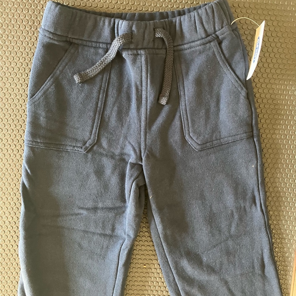 COPY - 3 pair Old Navy fleece pants, size 5T.  Brown, navy and grey.  NWT. - Picture 2 of 2